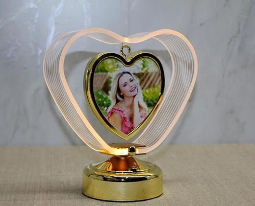 Kişiye Özel Fotoğraf Alanlı Kalpli Led Çerçeve Model 1 