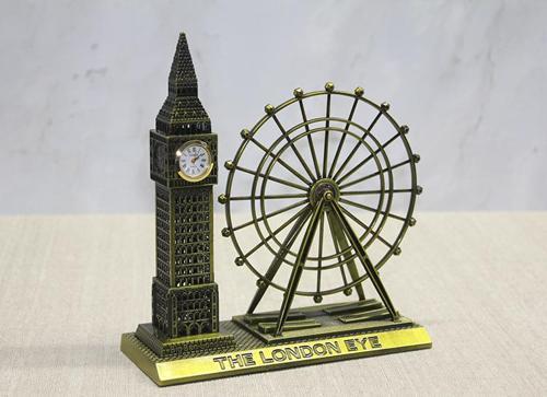 Metal Saat Kulesi Dönme Dolap