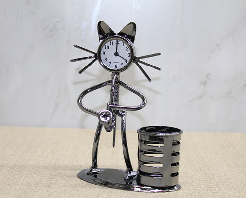 Metal Saksafon Çalan Müzisyen Kedi Saat Ve Kalemlik