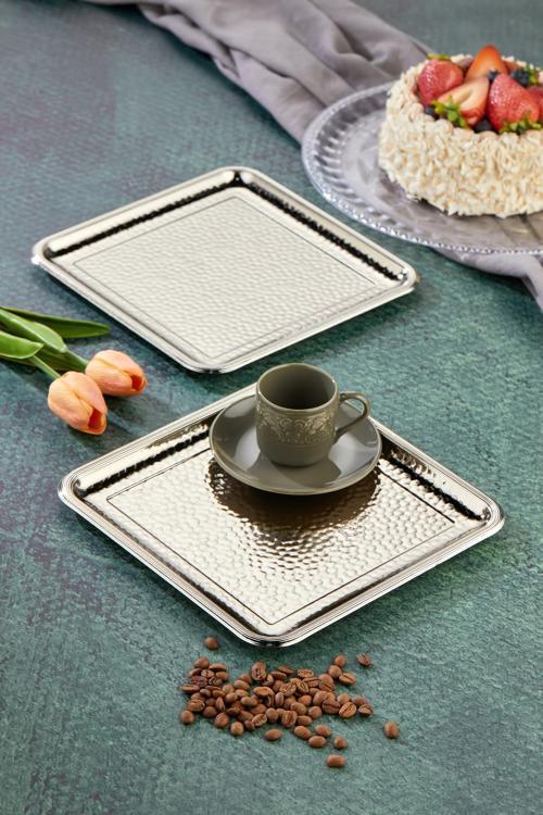 Kare Şık Çekiç Desenli 22 Cm Gümüş Sunum Tepsisi | Paslanmaz Ve Dayanıklı Tasarım