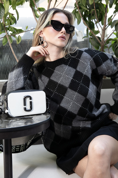 Oversize Fit Bisiklet Yaka Baklava Desenli Bayan Kazak 4615579 SİYAH