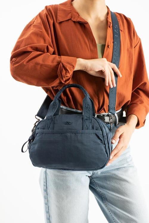 Kadın Omuz Çantası Elde Tutmalı Çapraz Askılı Postacı Bayan Çantası 20*27 Cm Astarlı Hafif Kumaş