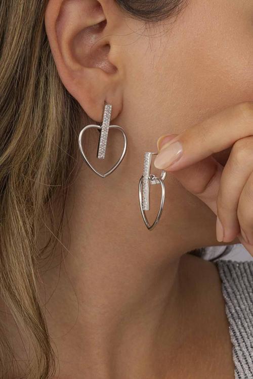 Kalp Motifli Beyaz Taşlı Gümüş Kadın J Küpe