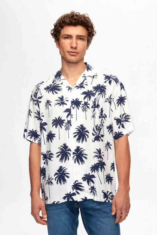 Relaxed Beyaz Desenli Palmiye Desenli Kısa Kollu Yazlık Viskon Gömlek