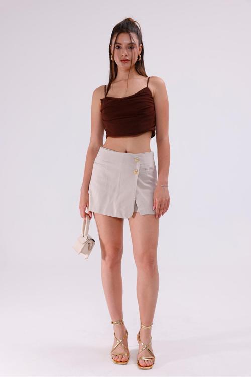Önü Düğme Detaylı Krem Şort Etek