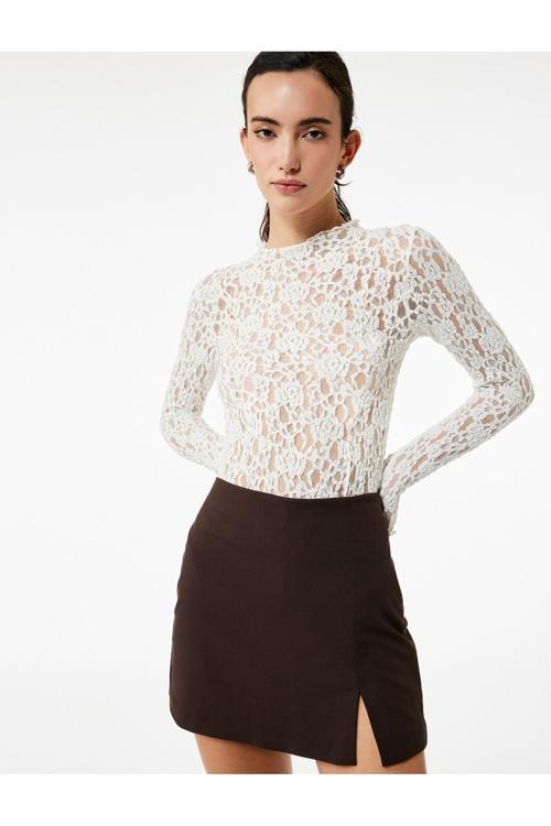 Yarı Transparan Slim Fit Fırfır Detaylı Uzun Kollu Dantel Bluz
