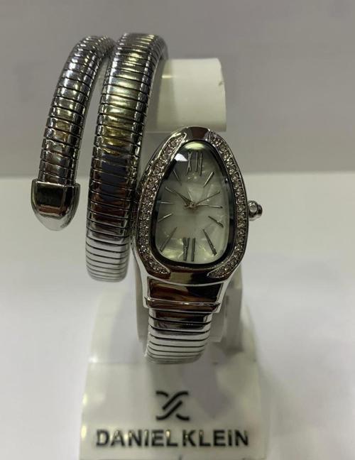 Metal Renk Yılan Dolamalı Saat, Kol Saati-C24