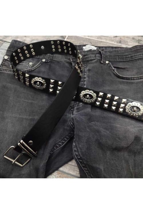 Aksesuarlı Kuru Kafalı Ve Piramit Desenli Suni Deri Kemer