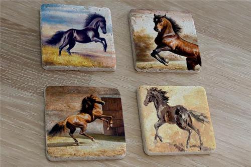 Şaha Kalkmış Atlar Doğal Taş Bardak Altlığı 4'lü set - Natural Stone Coasters