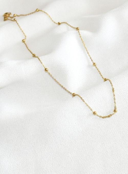 Kimyasal haricinde kesiklikle kararmaz; Duşta, havuzda gönül rahatlığıyla kullabilirsiniz; Orijinal çeliktir; Ağırlık : 1,6 Gr Zincir Uzunluk : 45 cm;