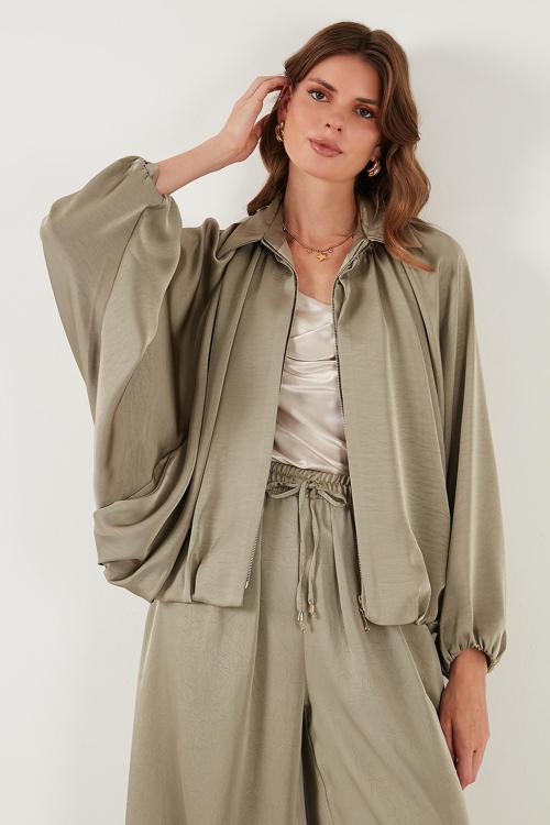 Oversize Klasik Yaka Yarasa Kol Fermuarlı Saten Bayan Ceket 6839584 ÇAĞLA YEŞİLİ