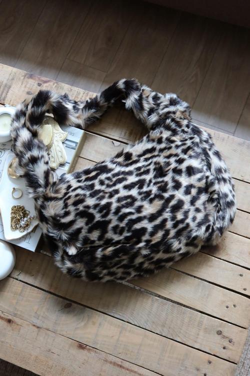 leopar tek kulplu peluş omuz çantası