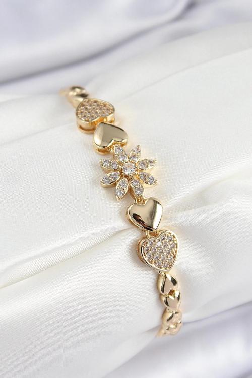 Pirinç Zirkon Taşlı Kalp Detaylı Çiçek Model Gold Renk Kadın Bileklik