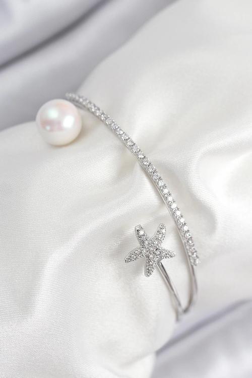 Pirinç Zirkon Taşlı Yıldız Ve İnci Model Gümüş Renk Kadın Bileklik