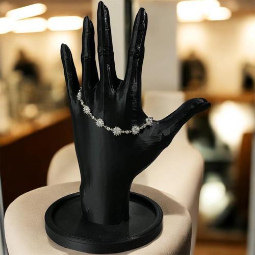 925 Ayar Gümüş Zirkon Taşlarla Çevrili Kalp Çiçeği Bileklik