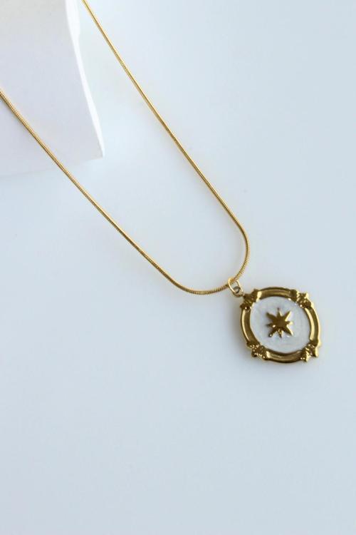 Premium Seri Plaka Sedefli Kutup Yıldızı Model 316 L Paslanmaz Kararmaz Kadın Çelik Kolye