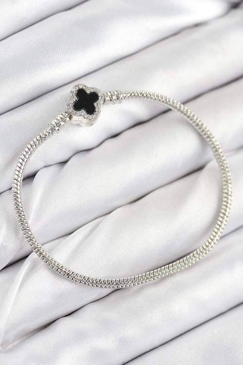 Pirinç Charm Zirkon Taşlı Yonca Model Gümüş Renk Kadın Bileklik - TJ-BB7800