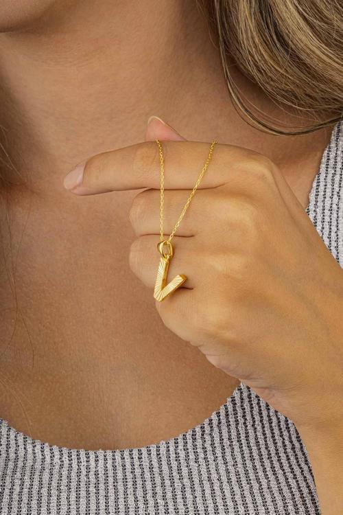 Altın Kaplama V Harfi Kadın 925 Ayar Gümüş Kolye