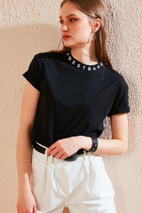 Yakası Baskılı Bisiklet Yaka Basic Örme Bayan T Shirt 5864054 SİYAH