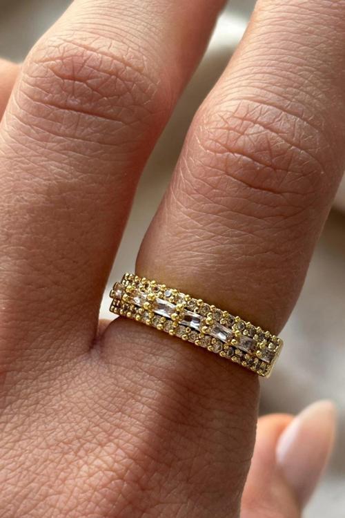 Regalia Üç Sıra Ortası Baget Taş Dizilimi Yuvarlak Taş Yarım Tur Gold Renk Ayarlanabilir Kadın Yüzük