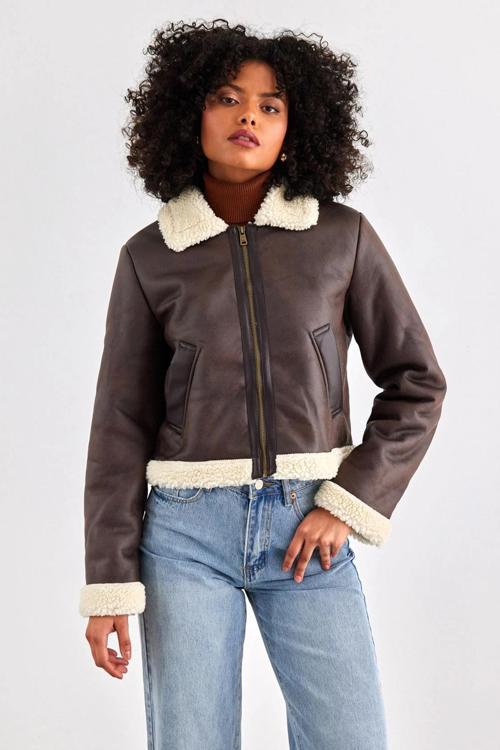 Onlbetty Regular Fit Yapay Tüylü Geniş Yaka Kısa Bayan Mont 15324138 KAHVE