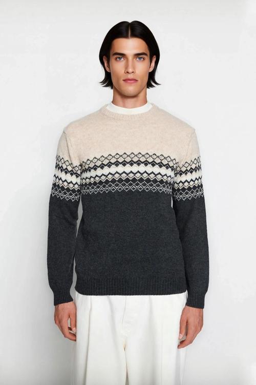 Erkeklere Özel Fitted Kalıp Etnik Desenli Bisiklet Yaka Triko Kazak Kışlık Kombinlerin Vazgeçilmezi