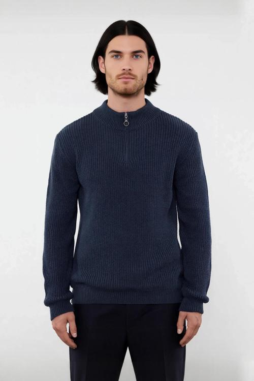 Erkek Casual Regular Kesim Uzun Kollu Triko Kazak Soğuk Günler İçin Konforlu ve Şık Bir Tarz.