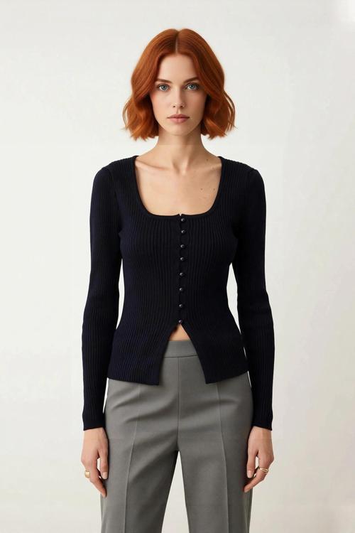 Kadınlara Özel Ekru Çizgili Kare Yaka Triko Bluz Fitted Uzun Kollu %100 Akrilik Zarafeti Kaliteli