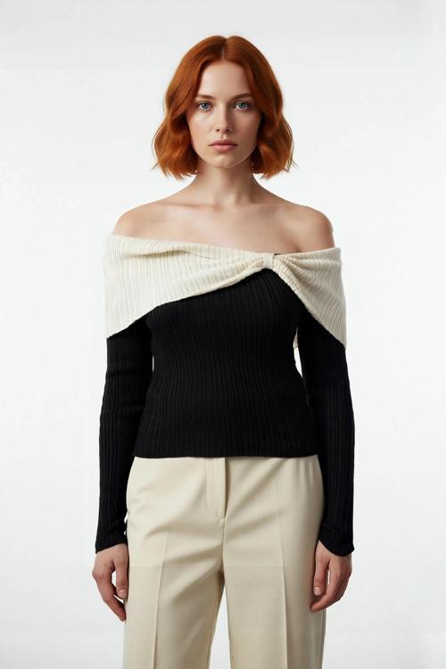 Kadın Vücudu Saran Fitilli Carmen Yaka Triko Bluz Basic Kesim Uzun Kol Şık Ve Zarif Görünüm Sunar