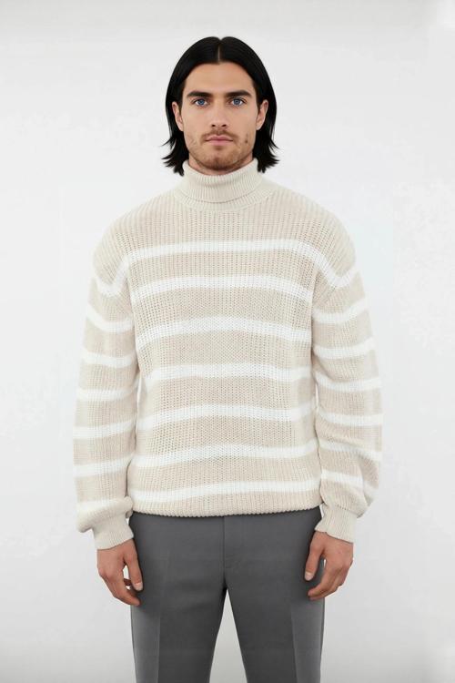 Unisex Bej Çizgili Oversize Balıkçı Yaka Triko Kazak Soğuk Havalarda Şık Ve Rahat Bir Seçim