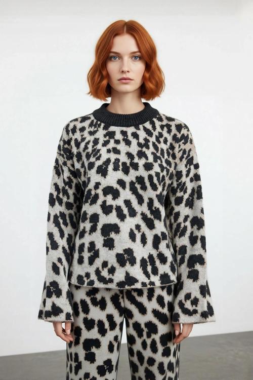 Modern Kadın Oversize Triko Leopar Desenli Bisiklet Yaka Kazak Günlük Tarz Soğuk Havalar İçin