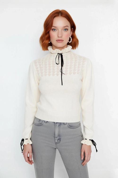 Kadın Uzun Kollu Regular Kesim Dik Yaka Ajur Desenli Bağcıklı Triko Kazak Kışlık Basic Stil