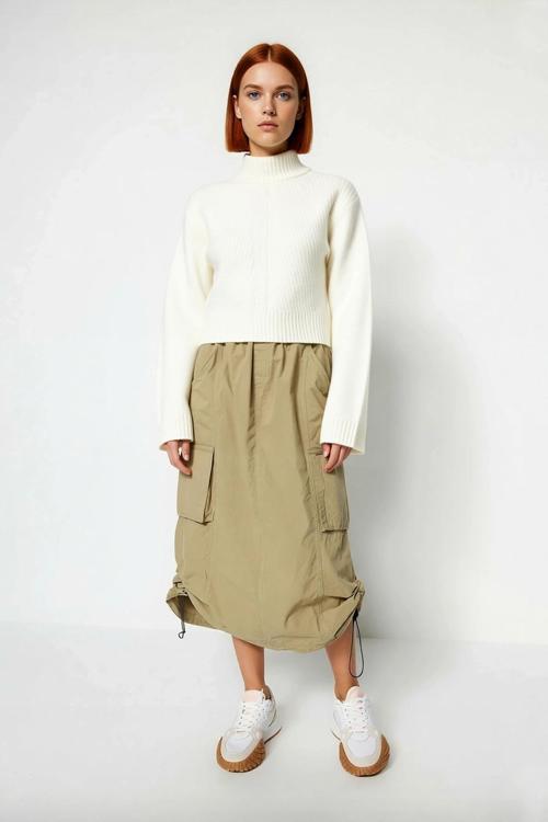 Kadın Düz Desen Dik Yaka Balon Kol Crop Kesim Triko Kazak Kışlık Akrilik Karışımlı Günlük Giyim