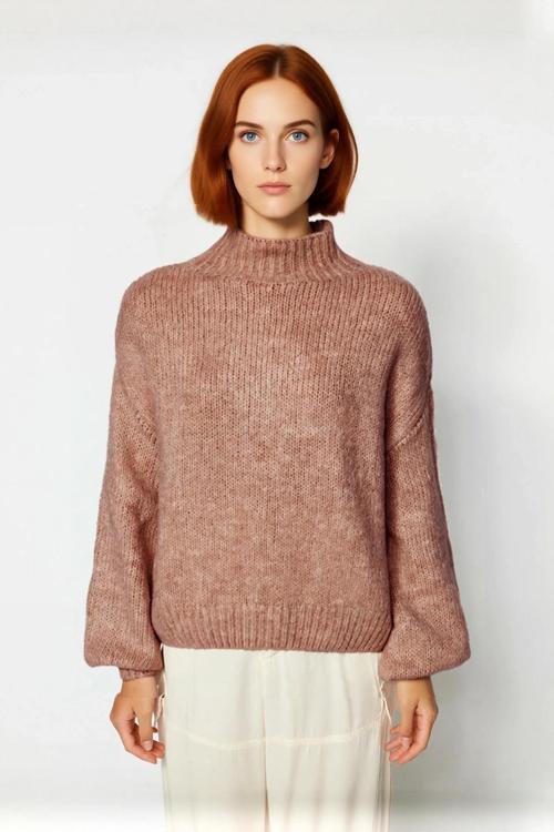 Kadın Oversize Dik Yaka Triko Kazak Soğuk Günlerde Konforlu ve Rahat Bir Görünüm Sunar Kaliteli