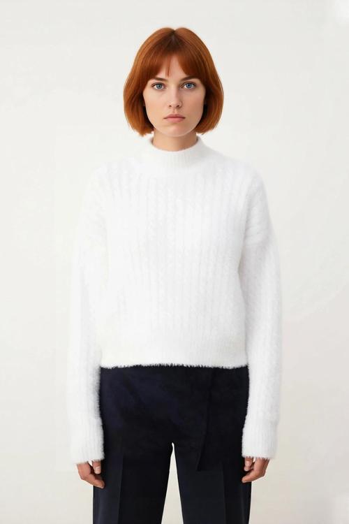 Kadınların Kış Şıklığı İçin Ekru Dik Yaka Crop Triko Kazak Saç Örgülü Rahat Kalıp Düşük Kollu Model