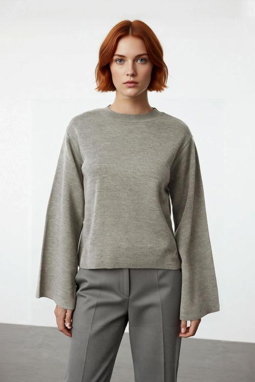 Kadın Sürdürülebilir Akrilik Materyal Regular Kalıp Uzun İspanyol Kol Triko Kazak Kış Modası