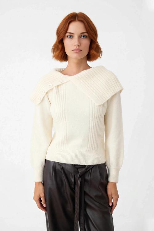 Kadın Ekru Regular Kalıp Devrik Yakalı Akrilik Triko Kazak Kışlık Günlük Şık Ve Rahat Giyim