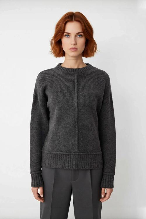 Kadın Gri Triko Oversize Bisiklet Yaka Düşük Kol Rahat Günlük Kış Kombinlerinin Vazgeçilmezi