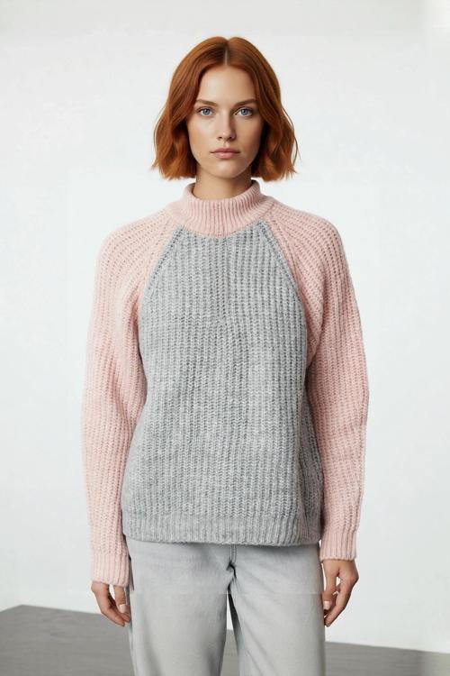 Kadın Reglan Kollu Renk Bloklu Fermuar Detaylı Dik Yaka Oversize Triko Kazak Günlük Tarz. Kaliteli