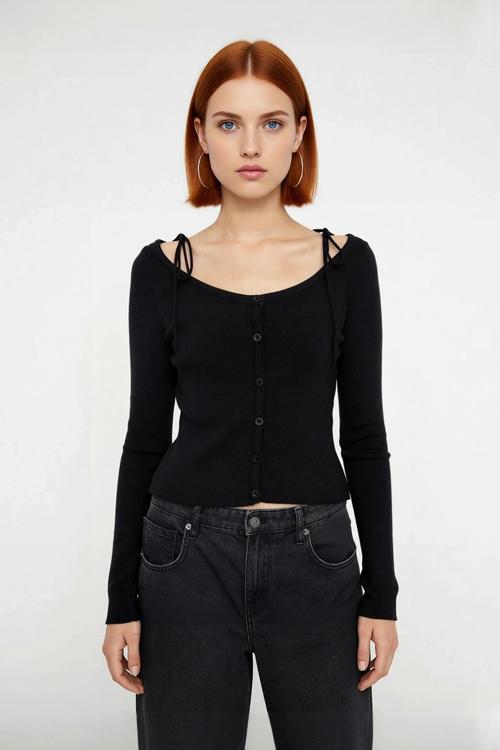 Kadın Fitted Düşük Kol Uzun Kollu Kayık Yaka Crop İnce Triko Hırka Siyah Modern Basic Şık Kombinler