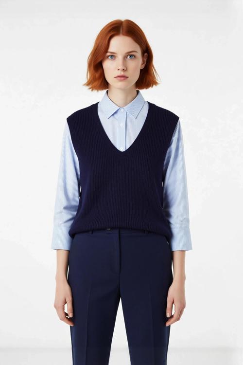 Kadınlara Özel V Yaka Relaxed Kesim Uzun Kollu Çizgili Gömlek Görünümlü Triko Kazak Sonbahar