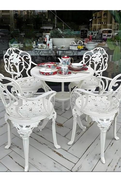 Isparta Model Ferforje Görünümlü Plastik Yuvarlak Masa Sandalye Takım Balkon Bahçe Takımı 4'Lü Set