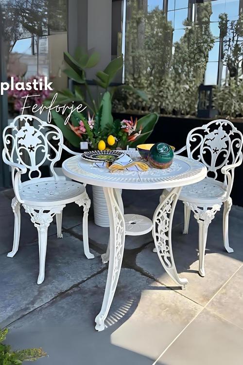 Ferforje Görünümlü Masa Sandalye, Dış Mekanda Kullanılabilir 2 Kişilik Plastik Beyaz Masa Takımı