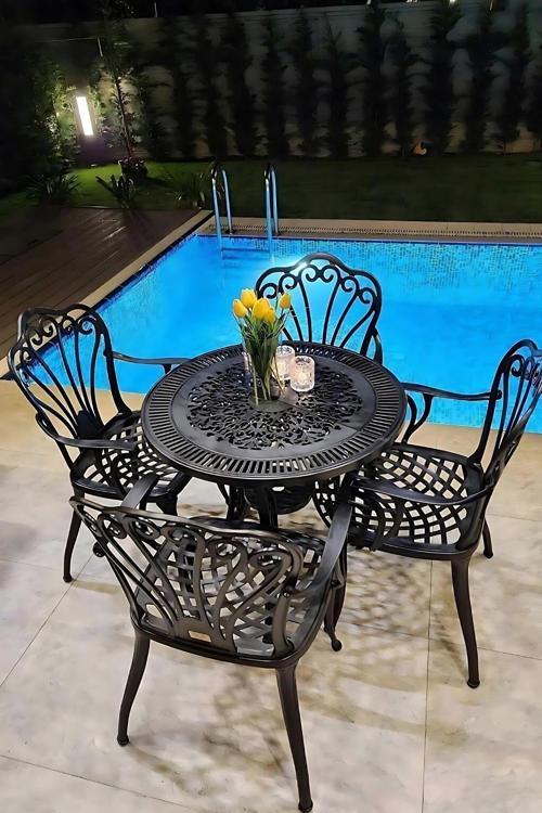 Ferforje Görünümlü Masa Ve Sandalye, Dış Mekanda Kullanılabilir 4 Kişilik Plastik Siyah Masa Takımı