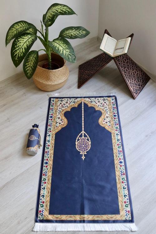 Pratik Ve Taşınabilir Ipek Dokulu Keseli Seccade Mihrap Desenli S10017