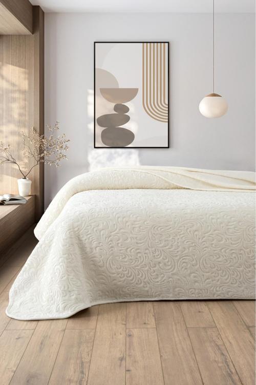 Jakarlı Kadife Dokulu Çift Kişilik Kalın Battaniye – Yumuşak, Sıcak ve Şık Yatak Örtüsü - Krem