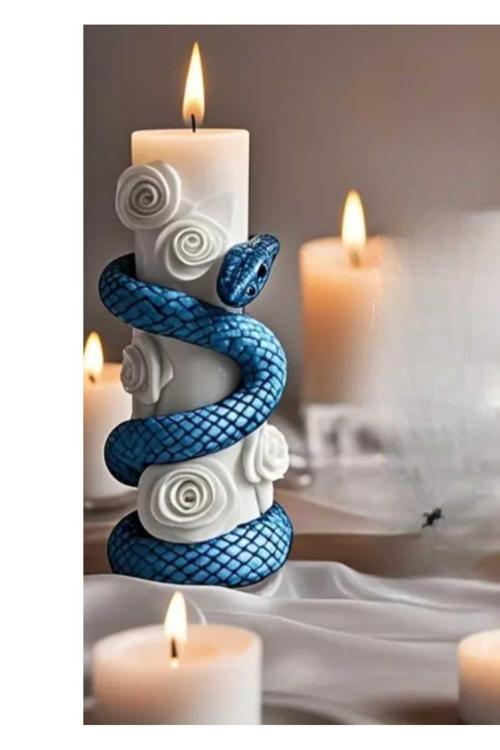 Sıradışı Yılan Detaylara Sahip Varak Boyalı Doğal Soya Mum Dekoratif Yılan Mum