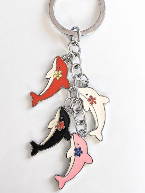4 Farklı Renkte Yunus Balığından Metal Anahtarlık