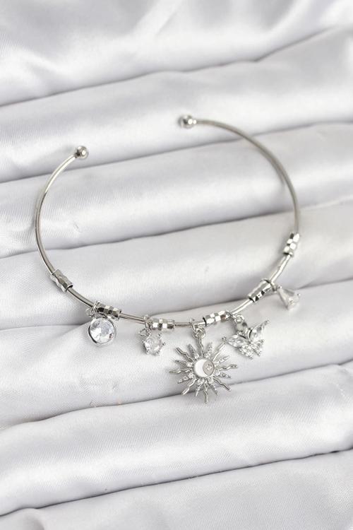 Güneş Charmlı Gümüş Renk Pirinç Kadın Bileklik