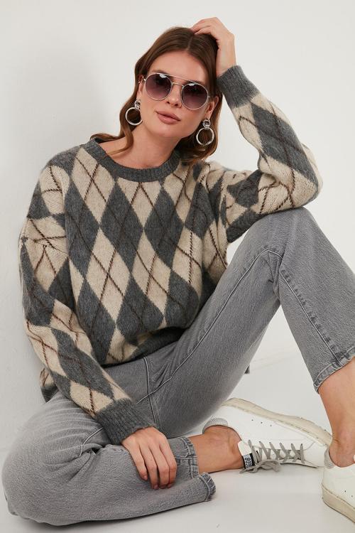 Oversize Fit Bisiklet Yaka Baklava Desenli Yumuşak Dokulu Bayan Kazak 4616223 GRİ